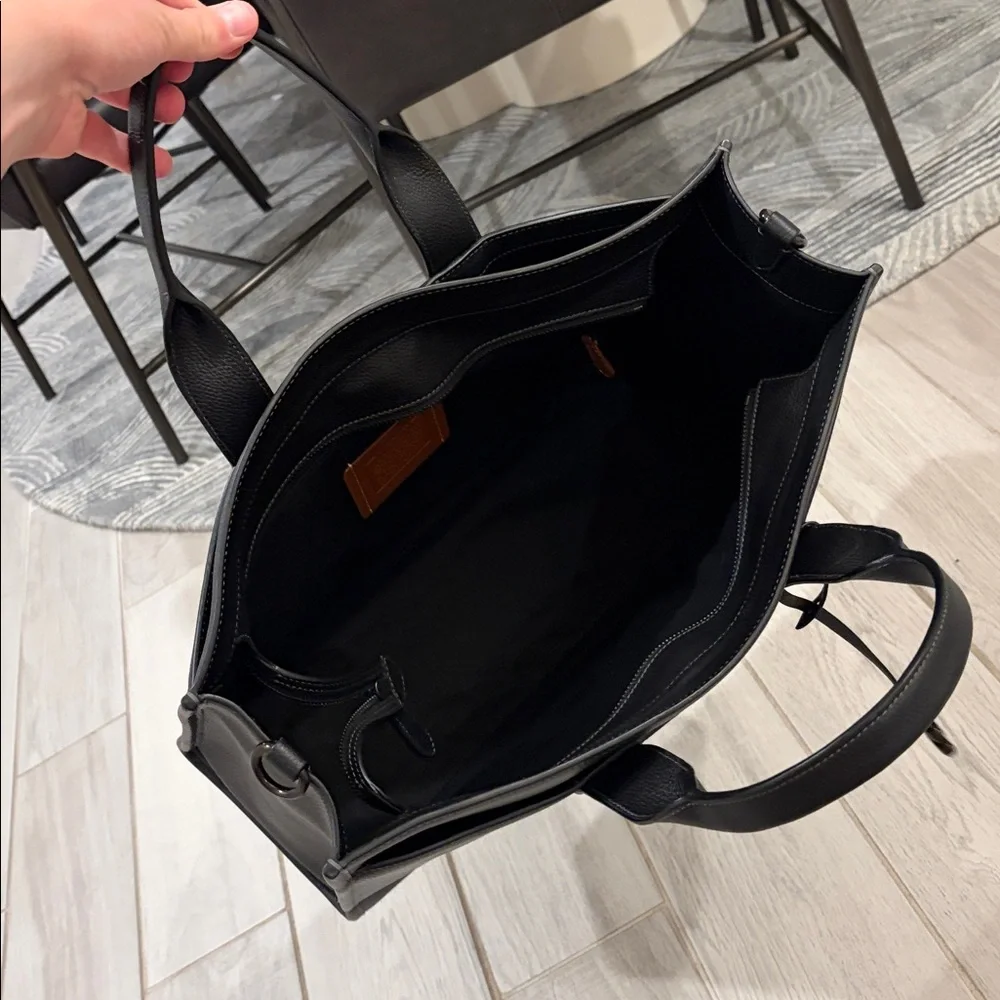 Coach Black Pebbled Leather Structured Tote / Work Bag - 2025, luxury collection - Picture 5 of 11
